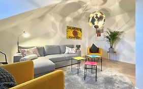Spacy Tracy, Dein Feinzeit Apartment